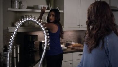 Emily makes a snide dig at Spencer.