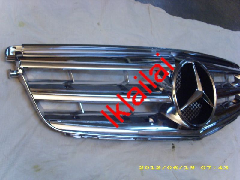 Mercedes c class w204 front grill #1