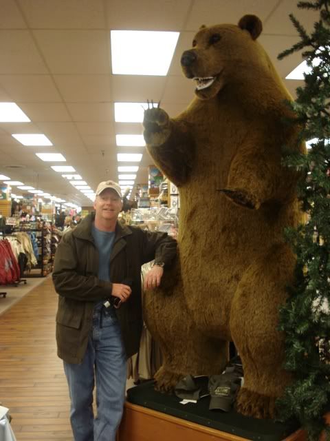 http://i803.photobucket.com/albums/yy319/johnnyb121/Alaska%202010/John_Bear.jpg