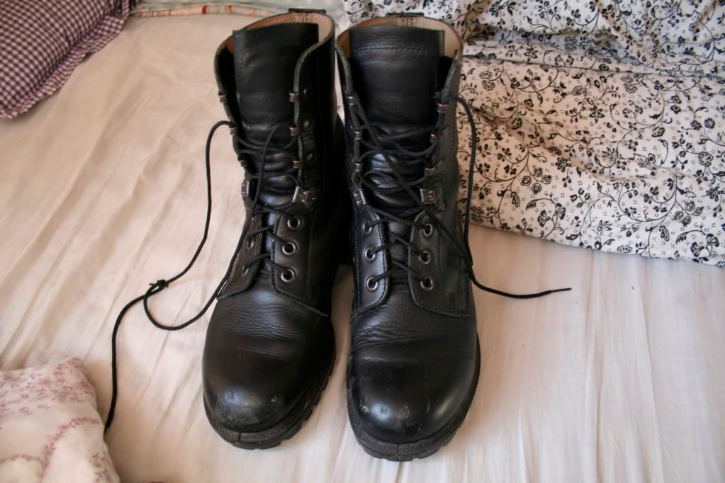 combat boots for men. Men#39;s size 8 combat boots.